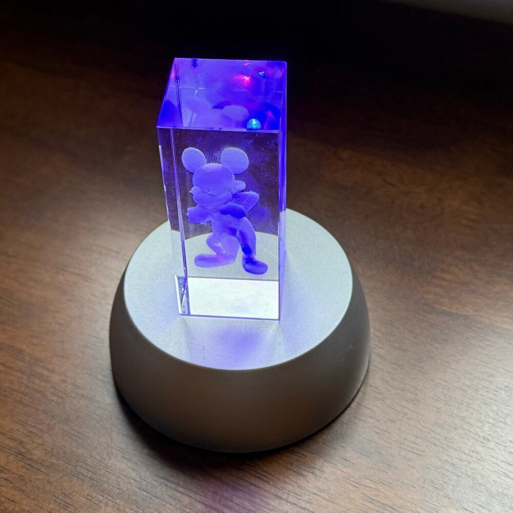 Disney Mickey 3D Hologram Laser-etched Crystal Cube Arribas with LED Light Base